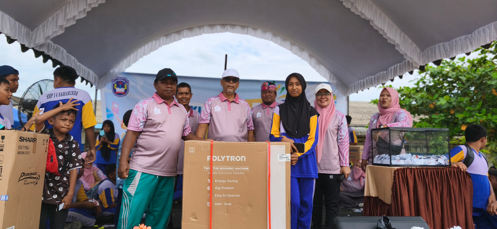 Foto Puncak Perayaan HUT ke-47 SMP Negeri 14 Samarinda: Hujan Doorprize Meriahkan Hari Ke-6