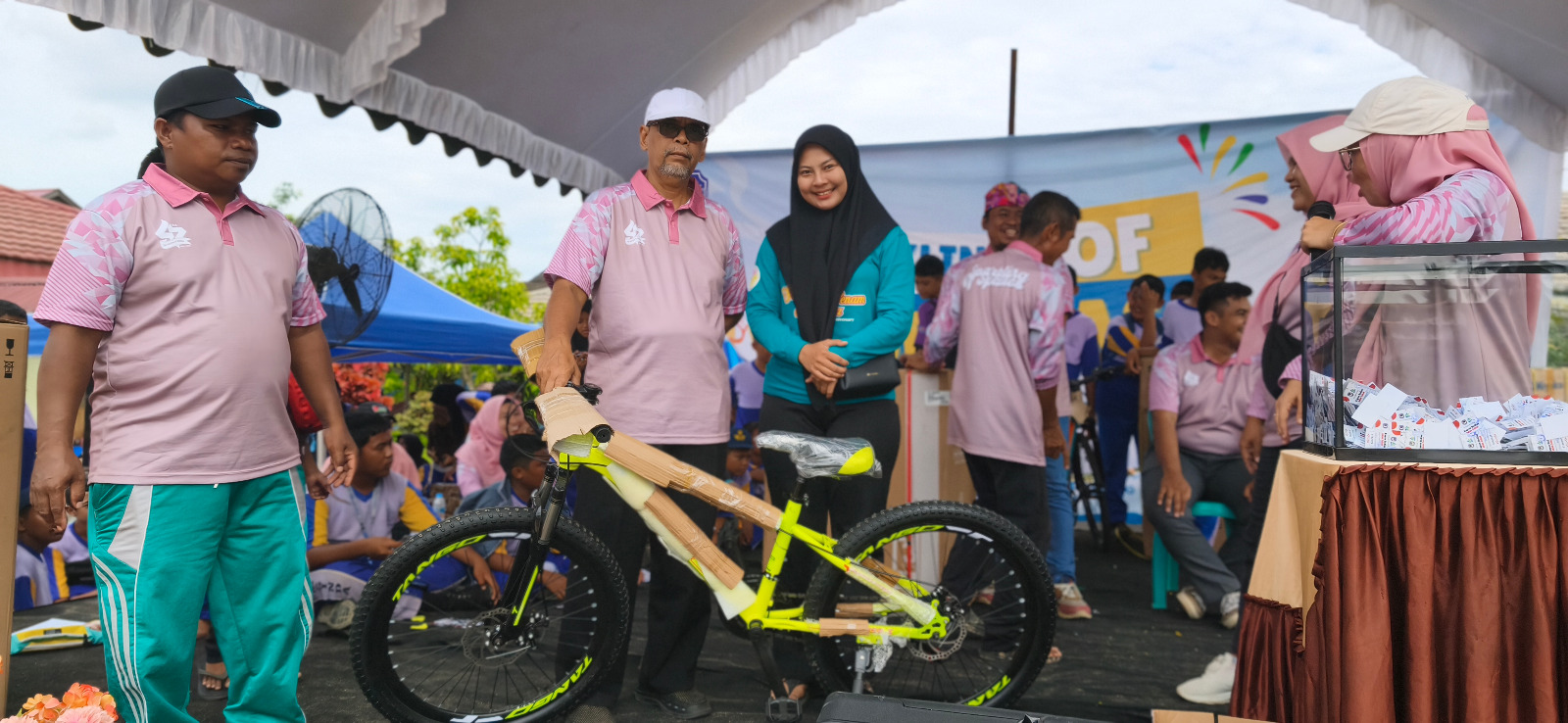 Foto Puncak Perayaan HUT ke-47 SMP Negeri 14 Samarinda: Hujan Doorprize Meriahkan Hari Ke-6