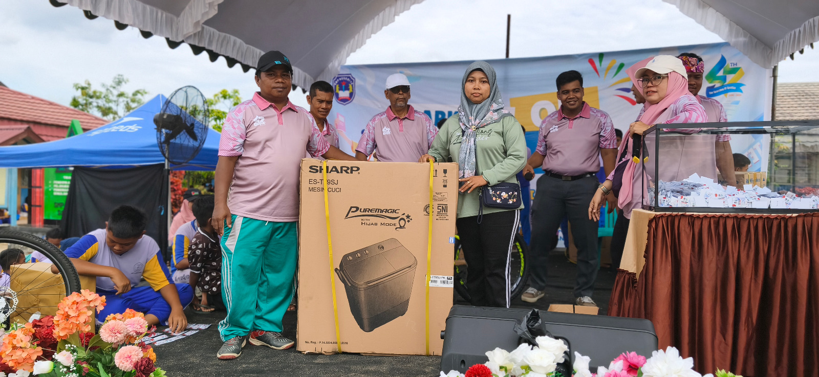 Foto Puncak Perayaan HUT ke-47 SMP Negeri 14 Samarinda: Hujan Doorprize Meriahkan Hari Ke-6